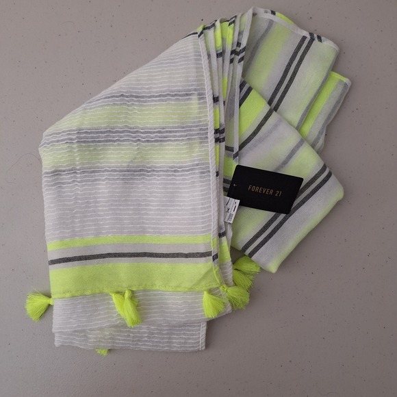 NEW Forever 21 Scarf White Yellow Gray Striped Tassel Trim Lightweight‎ Soft - Picture 2 of 11
